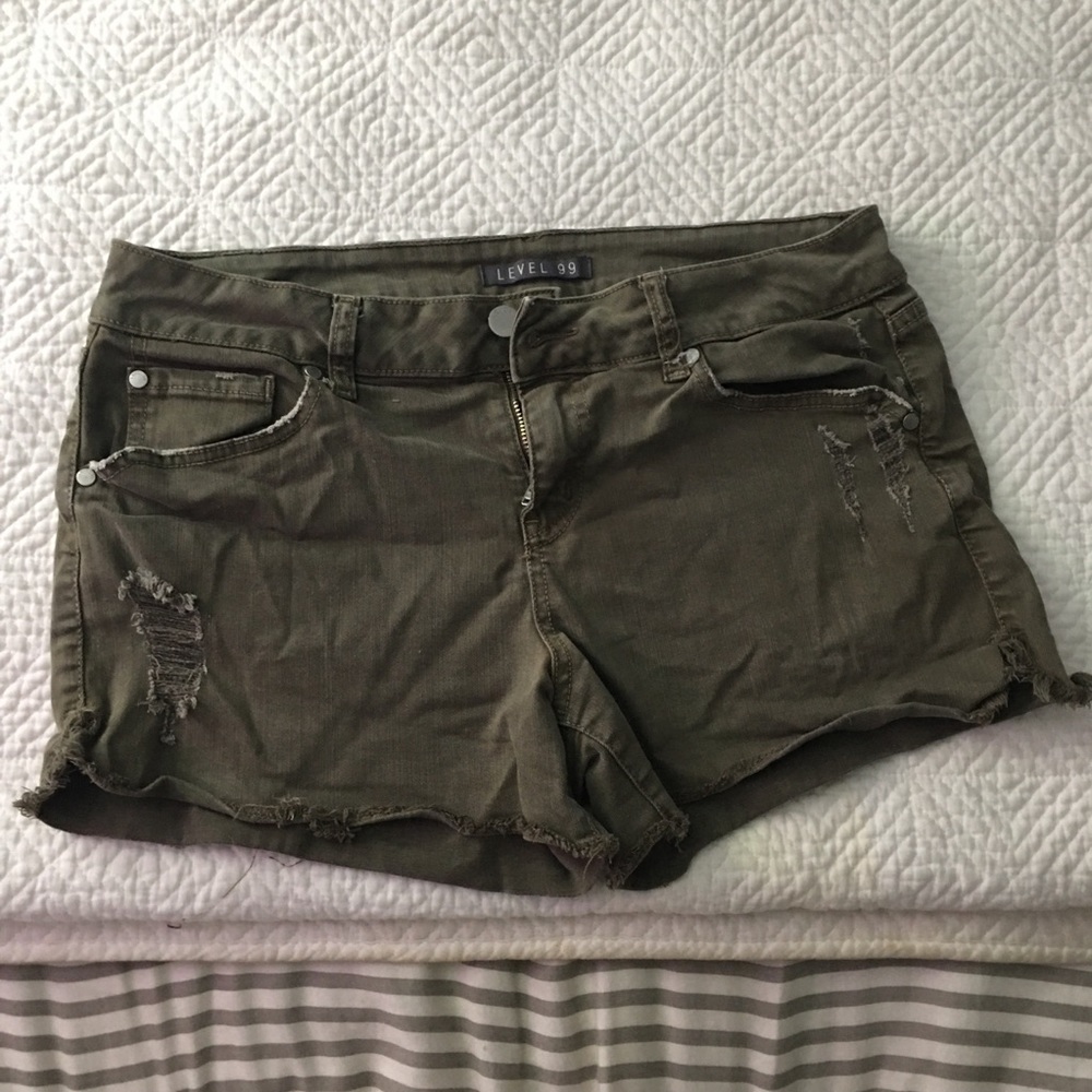 Green Level 99 shorts